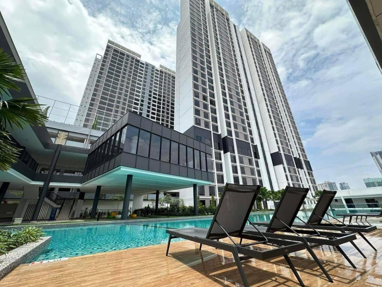 Veranda Hippo House Johor Bahru